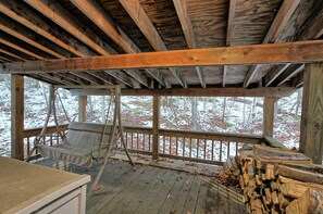 House, Multiple Beds (Happy Trails) | Balcony - Happy Trails (Killington)