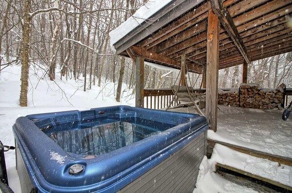 House, Multiple Beds (Happy Trails) | Spa