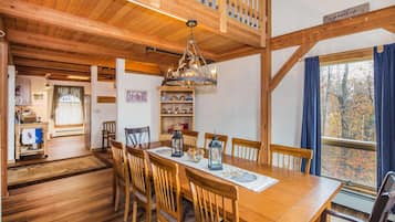 House, Multiple Beds (Viewmont Chalet) | Dining