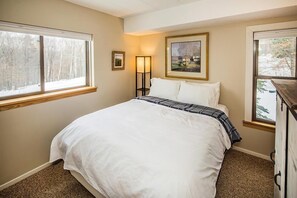 Condo, Multiple Beds (Pinnacle F8) | 2 bedrooms, iron/ironing board, bed sheets - Pinnacle F8 (Killington)