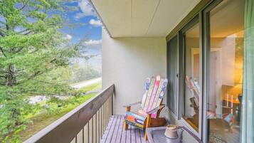 Condo, 1 King Bed with Sofa bed (Pinnacle E08) | Property grounds