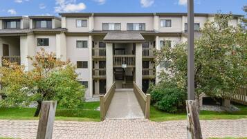 Kondominium, 1 Tempat Tidur King dengan tempat tidur Sofa (Pinnacle E08) | Eksterior