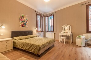 3 bedrooms, iron/ironing board, WiFi