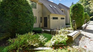 House, Multiple Beds (Colony Club E23) | Exterior - Colony Club E23 (Killington)