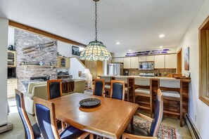 House, Multiple Beds (Colony Club E23) | Dining - Colony Club E23 (Killington)