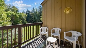 House, Multiple Beds (Colony Club E23) | Property grounds - Colony Club E23 (Killington)
