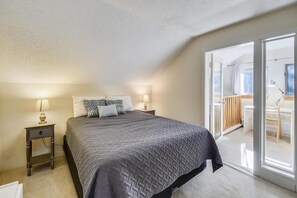 Condo, 2 Queen Beds (Woods Village 37) | 2 bedrooms, bed sheets - Woods Village 37 (Killington)