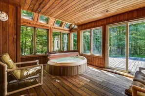 独立别墅, 多张床 (Sunburst) | 室内 SPA 浴缸