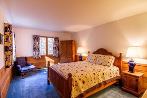 Casa, varias camas (Hideout Chalet) | 5 habitaciones, tabla de planchar con plancha y ropa de cama 