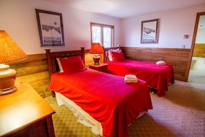 House, Multiple Beds (Hideout Chalet) | 5 bedrooms, iron/ironing board, bed sheets - Hideout Chalet (Killington)