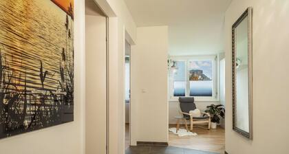 Apartment "Sunny" with Mountain View, Wi-Fi & Private Terrace
