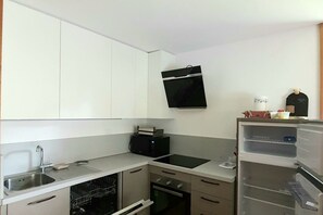 Fridge, microwave, oven, stovetop - Sweet Home full-featured apartment with direct access to the ski slopes (valtournenche)