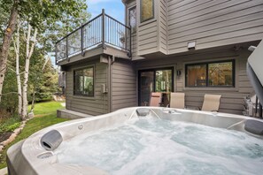 مغطس سبا خارجي