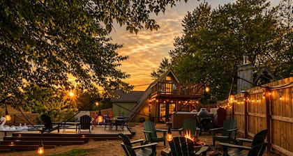 Beaver Lake Summer Getaway +Hot Tub+Pool+Fenced