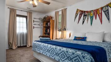3 bedrooms, desk, iron/ironing board, travel crib