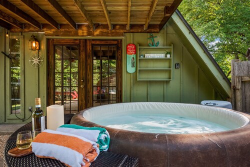Cypress Getaway+Beaver Lake+Hot Tub+Pool+Aframe
