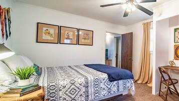 3 bedrooms, desk, iron/ironing board, travel crib