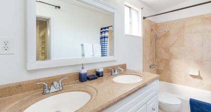 Spacious, Exquisite 4-bed Home in Tucson