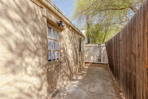 Exterior - Spacious, Exquisite 4-bed Home in Tucson (Tucson)
