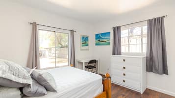 4 bedrooms, desk, free WiFi
