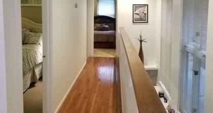 Spacious, Cozy Home in Saint Louis W/pool Table