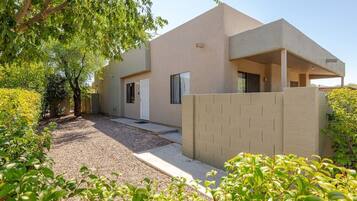 Rumah (Spacious, modern, exquisite 4-bed hom) | Eksterior