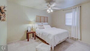 House (Modern, exquisite 2-bedroom home in B)