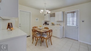 House (Modern, exquisite 2-bedroom home in B) | Private kitchen