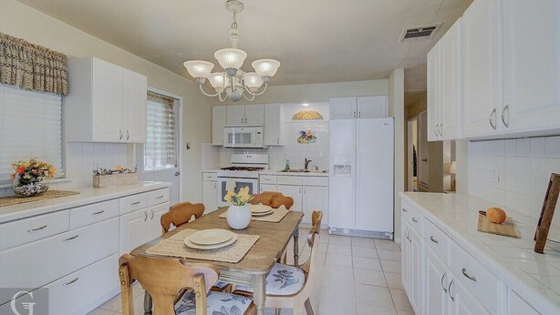 House (Modern, exquisite 2-bedroom home in B) | Private kitchen