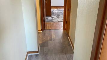 Rumah (Modern, homey 2-bedroom in Toledo) | 2 kamar tidur, meja kerja, dan Wi-Fi gratis