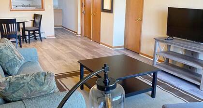 Modern, Homey 2-bedroom in Toledo