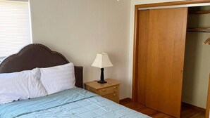 独立别墅 (Modern, homey 2-bedroom in Toledo) | 2 多间卧室、办公桌、免费 WiFi