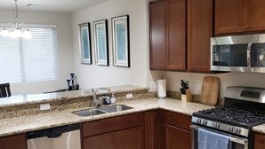 House (Spacious, homey 4-bedroom in Tucson) | Private kitchen - Spacious, Homey 4-bedroom in Tucson (Tucson)