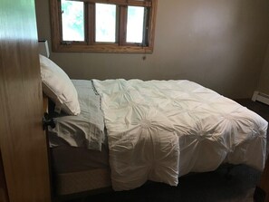 Apartment (Updated and cozy 2-Bedroom in Rochest) | 2 bedrooms, desk, free WiFi - Updated and Cozy 2-bedroom in Rochester (Rochester)
