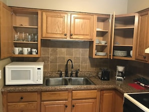 Apartment (Updated and cozy 2-Bedroom in Rochest) | Private kitchen | Fridge, microwave, coffee/tea maker, cookware/dishes/utensils - Updated and Cozy 2-bedroom in Rochester (Rochester)