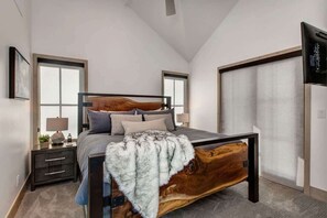 4 bedrooms, iron/ironing board, free WiFi, bed sheets - Abode at King's Crown, ski-in/ski-out, private hot tub, on private trail (Park City)