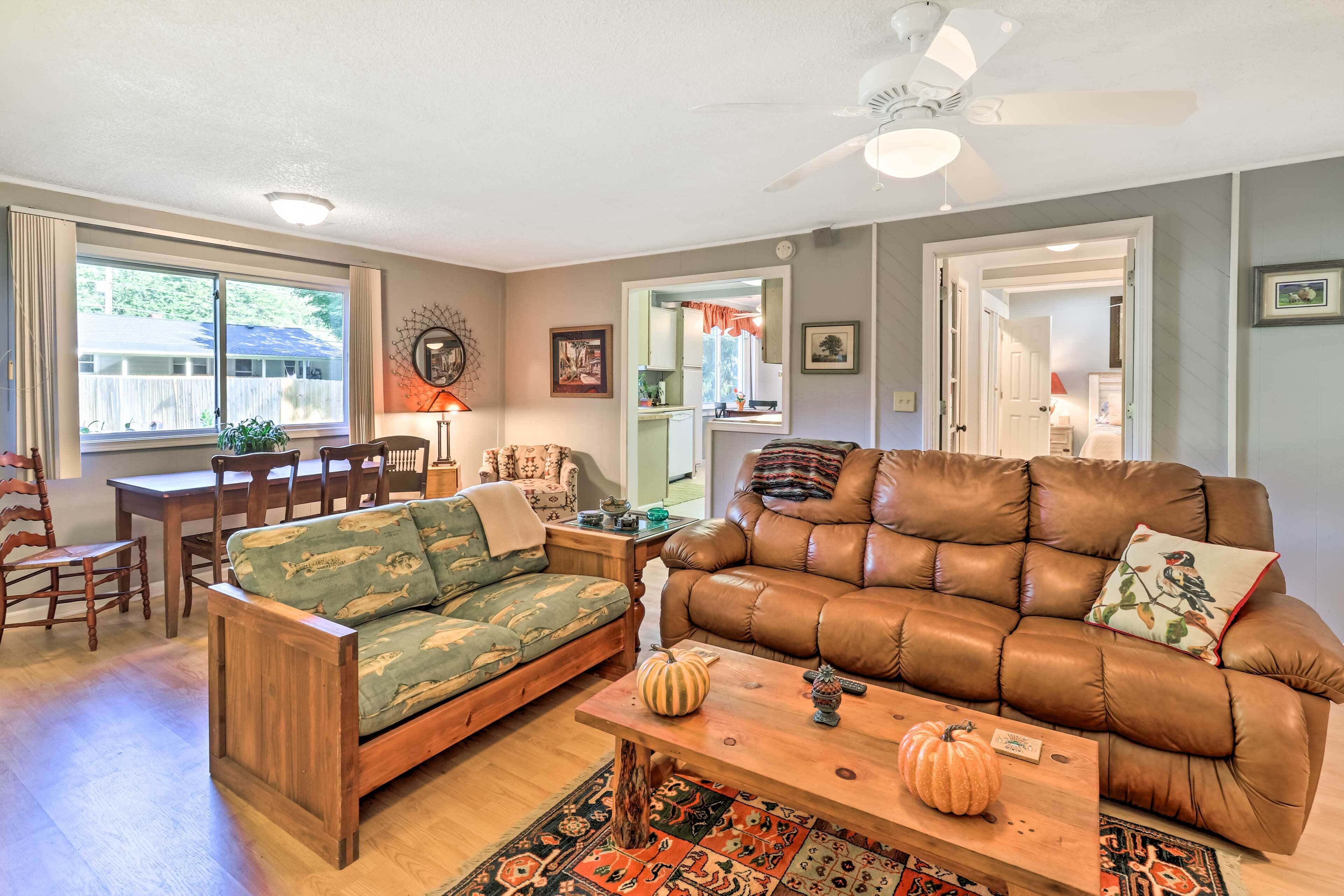 Waynesville Creekside Cottage: Outdoor Relaxation!