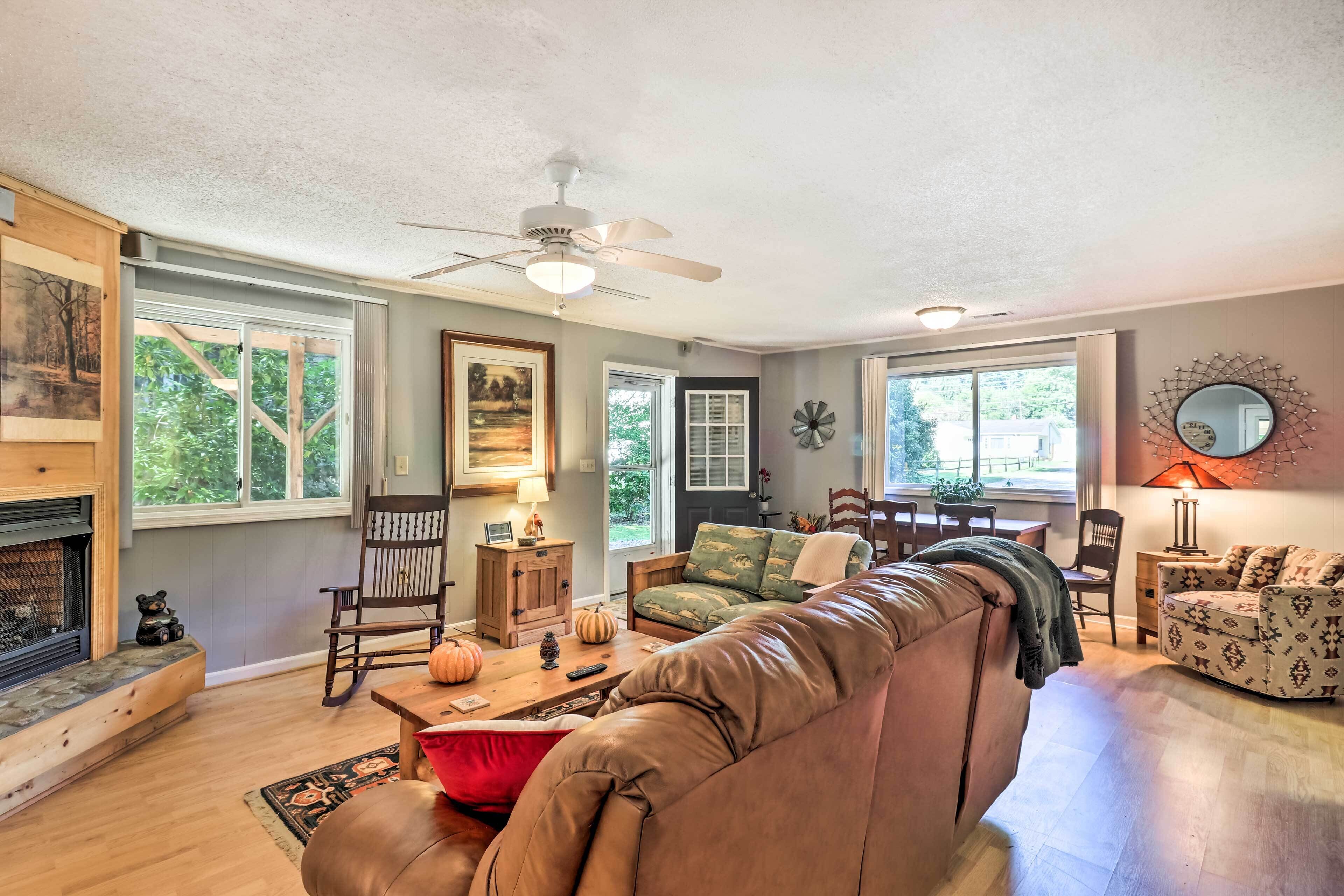 Waynesville Creekside Cottage: Outdoor Relaxation!