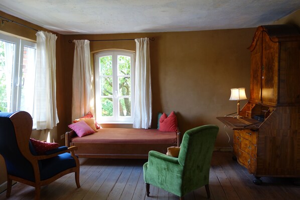 2 Schlafzimmer, Schreibtisch, WLAN, Bettwäsche