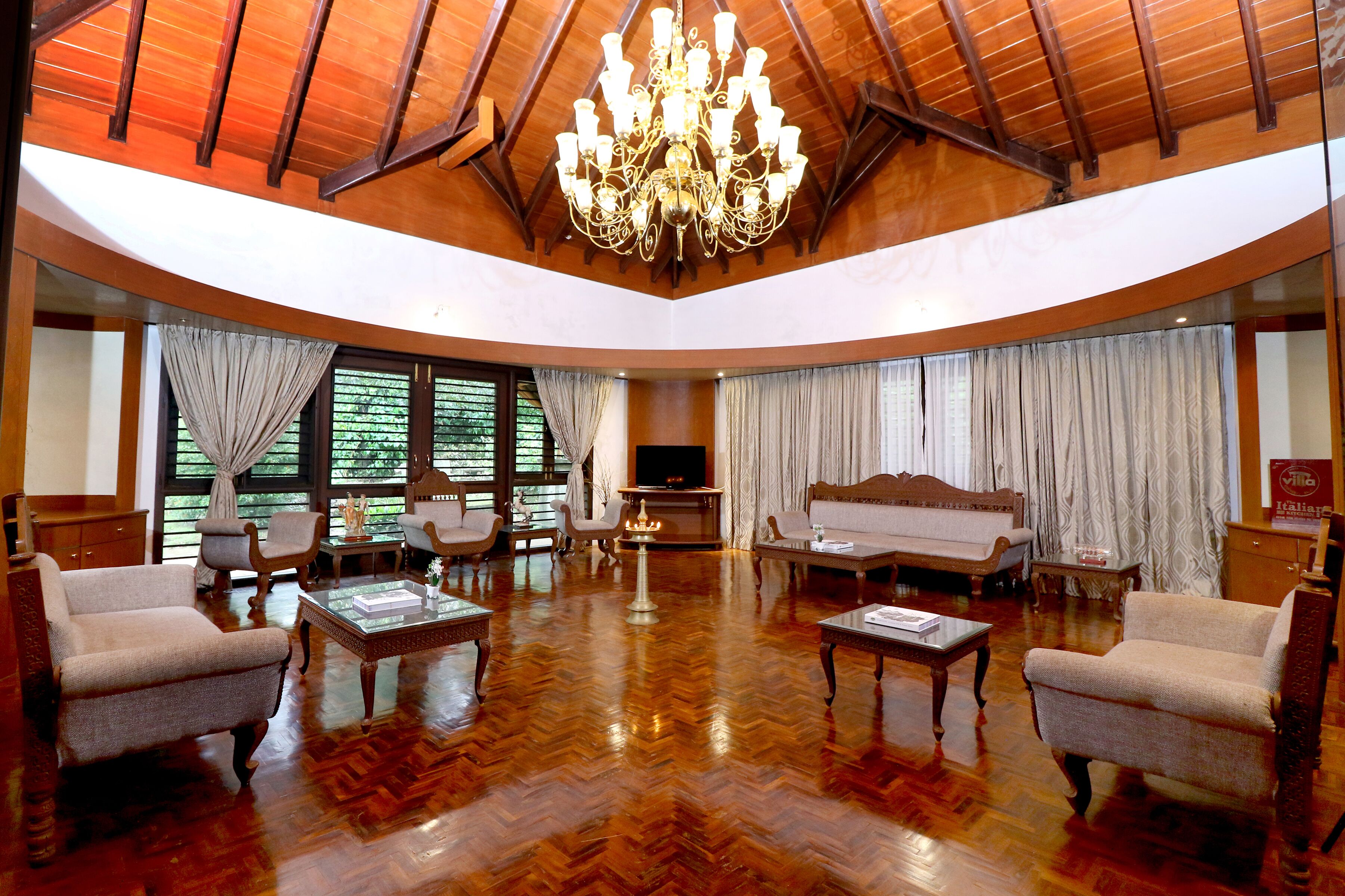 Lobby lounge