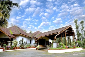 Front of property - Unlock By Goldfinch Sakaleshpur (Alur)
