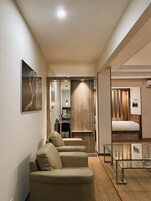 Habitación presidencial | Minibar, caja fuerte, tabla de planchar con plancha y wifi gratis