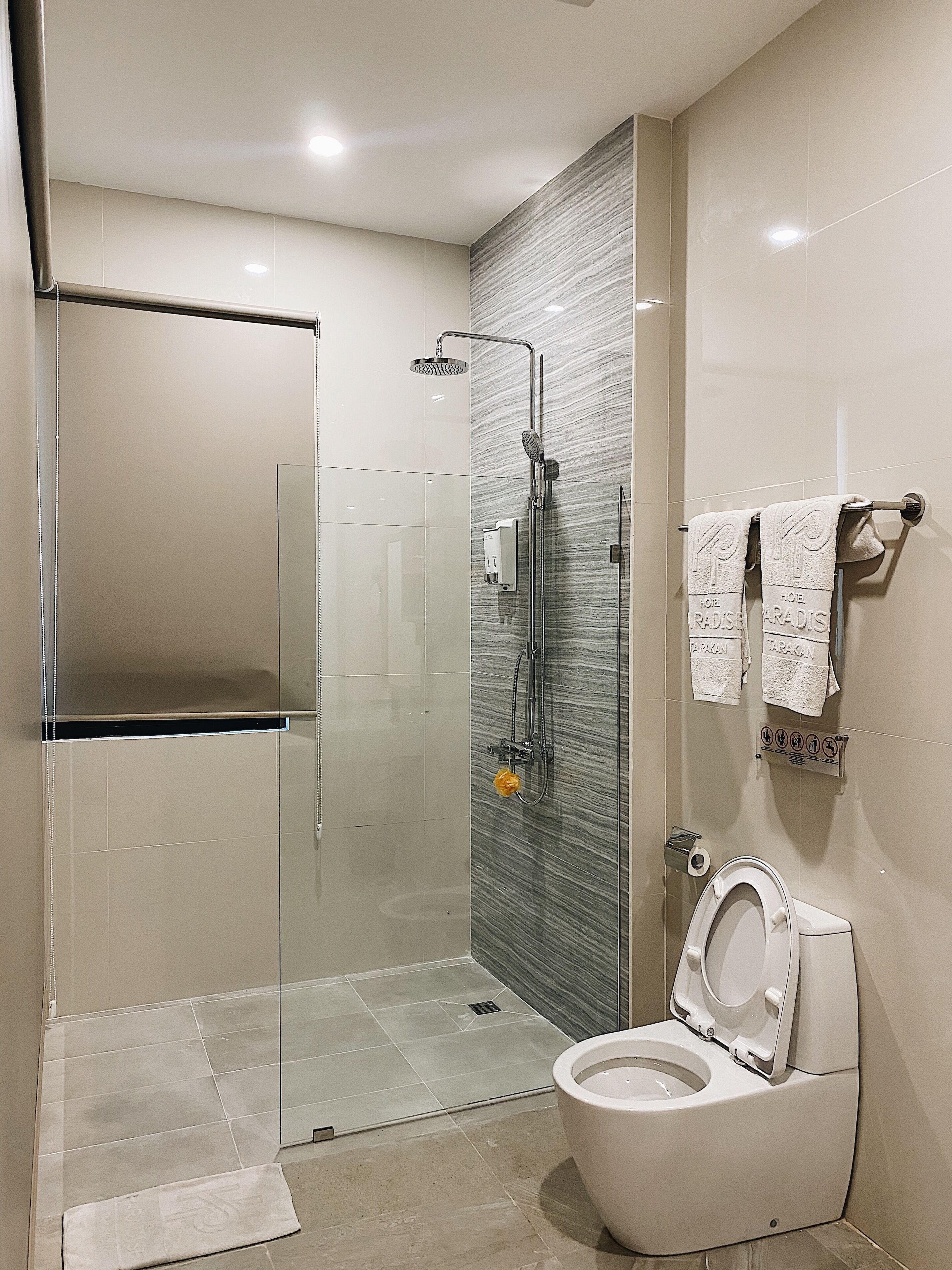 Paradise by CaLia Tarakan