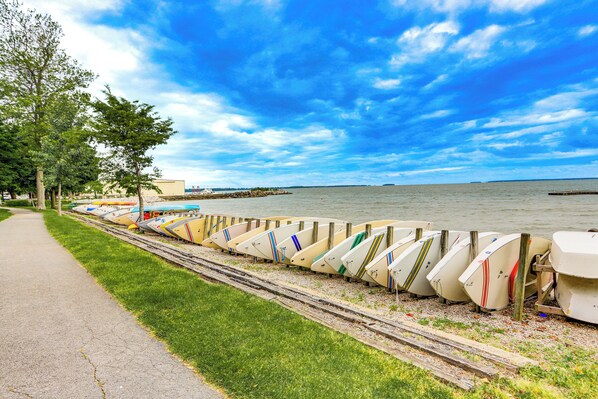 Beach nearby - Walk to Lake: Historic Lakeside Marblehead Cottage (Lakeside Marblehead)