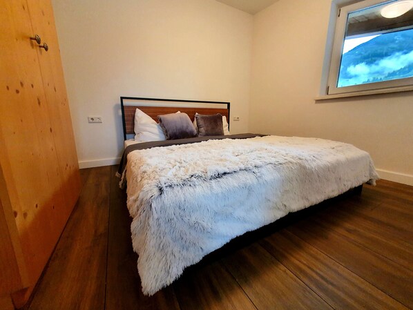 1 bedroom, free WiFi, bed sheets