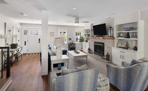 TV, fireplace, stereo