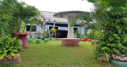 OYO 75352 Hotel Family House And Resort Phetchaburi