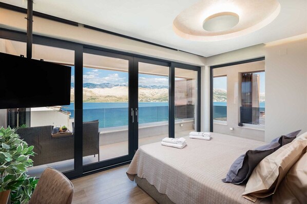 7 bedrooms, iron/ironing board, free WiFi, bed sheets - Villa Soulhouse - sea views, luxury, comfort and style by MyWaycation (Pag)