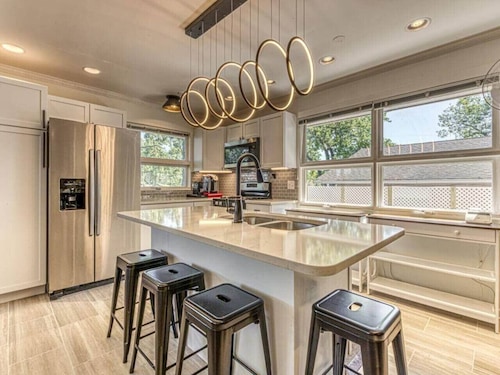 Modern Beach Bungalow, Hot tub, Firepit, Foosball, IN Dunes Nat`l Park