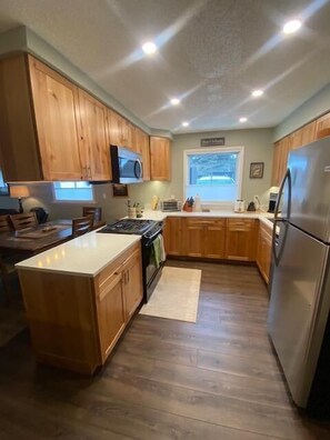 Condo, 2 Queen Beds (Great Value Condominium in the heart ) | Private kitchen